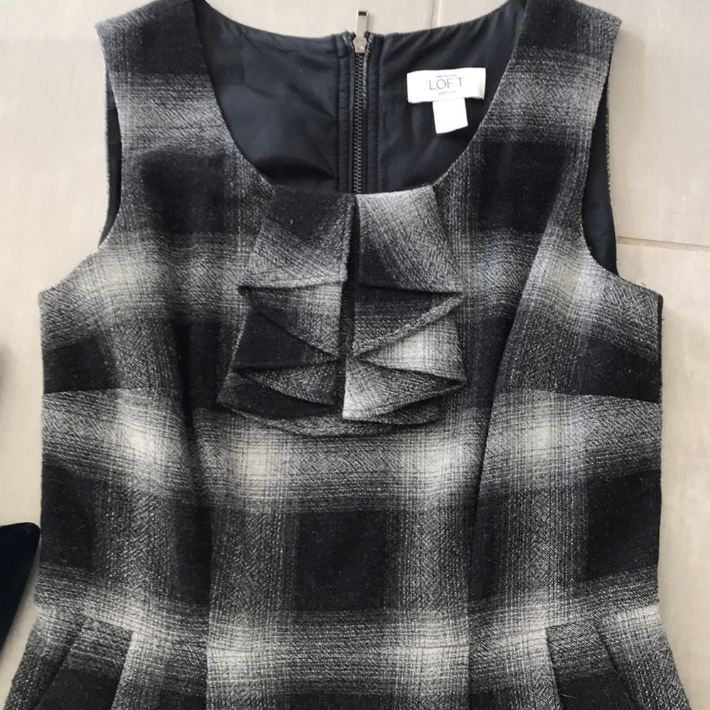 ⁉️$10 SALE⁉️ANN TAYLOR LOFT PLAID RUFFLE DRESS - Picture 8 of 8